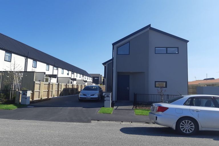 Photo of property in 6/45 Division Street, Riccarton, Christchurch, 8041