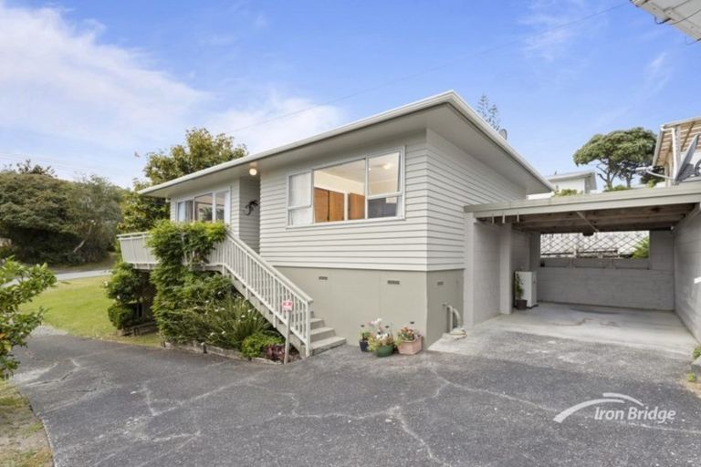 Photo of property in 1/54 Peach Road, Glenfield, Auckland, 0629