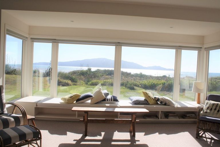 Photo of property in 59 Field Way, Waikanae Beach, Waikanae, 5036