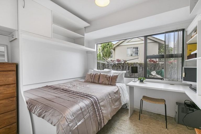 Photo of property in 2/108a Pakuranga Road, Pakuranga, Auckland, 2010