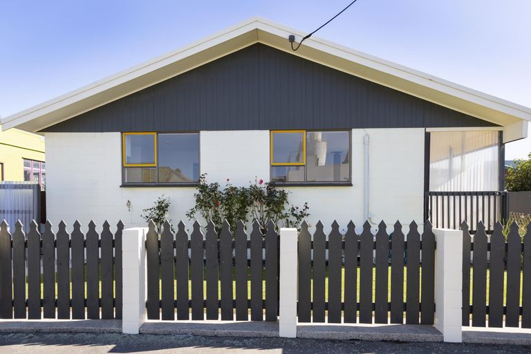 Photo of property in 4 Ayr Street, Oamaru North, Oamaru, 9400