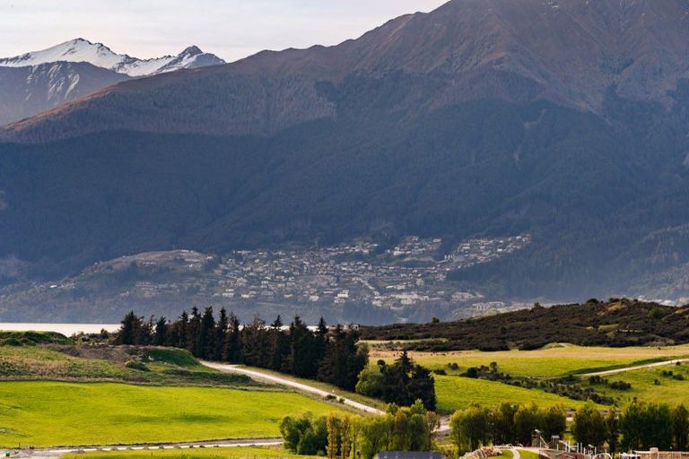 Photo of property in 2 Afton Lane, Jacks Point, Queenstown, 9371