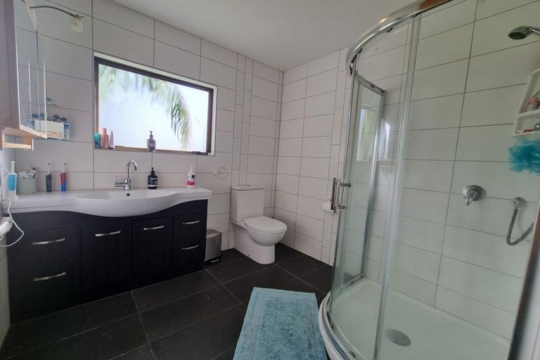 Photo of property in 2/14 Thelma Crescent, Torbay, Auckland, 0630