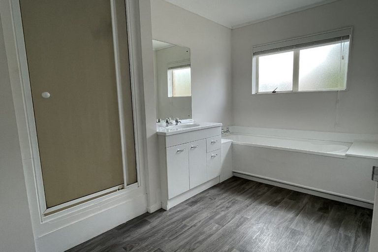 Photo of property in 19b Mcgowan Place, Orewa, 0931