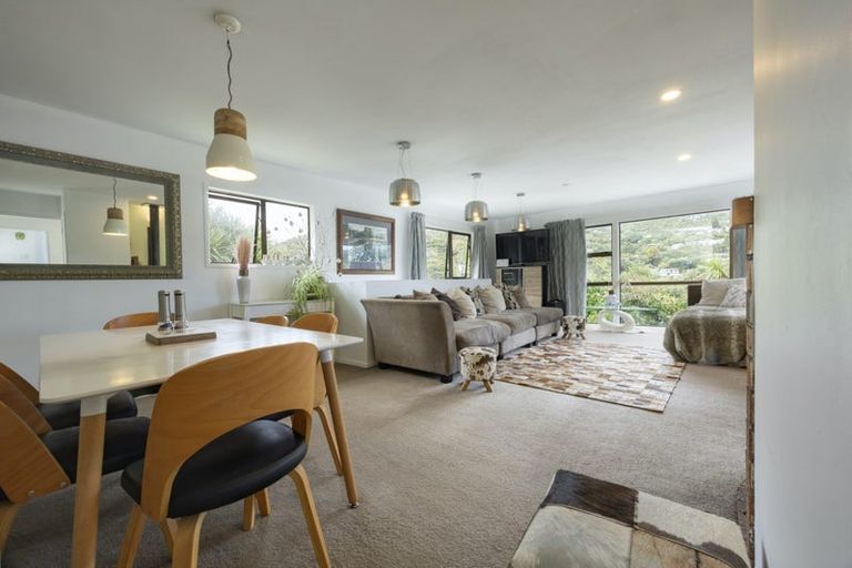 Photo of property in 24 Seaview Road, Piha, New Lynn, 0772