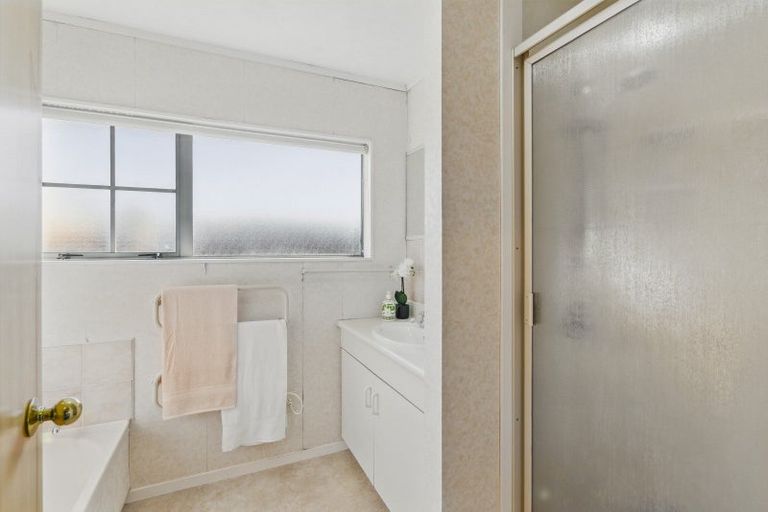 Photo of property in 3 Surrey Lane, Levin, 5510