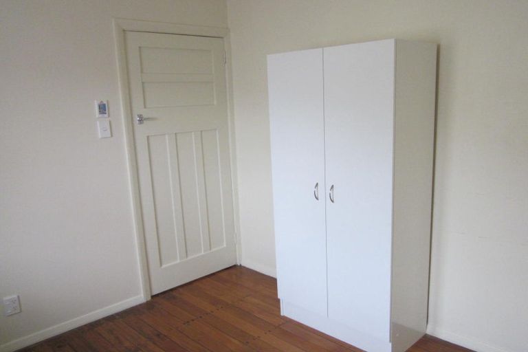 Photo of property in 35 Awamutu Grove, Waiwhetu, Lower Hutt, 5010