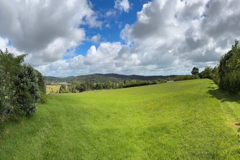 Photo of property in 109 Okura River Road, Okura, Auckland, 0792