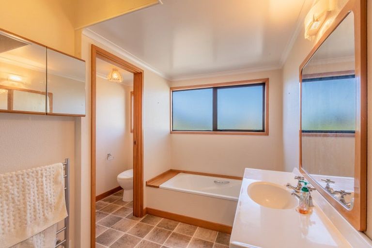 Photo of property in 39 Main Rd Clive, Clive, 4102