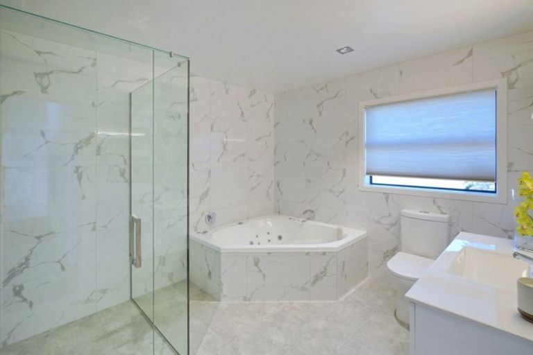 Photo of property in 46 Foresters Crescent, Parklands, Christchurch, 8083