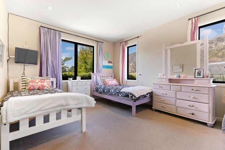 Photo of property in 38 Rere Road, Lake Hayes, Queenstown, 9304