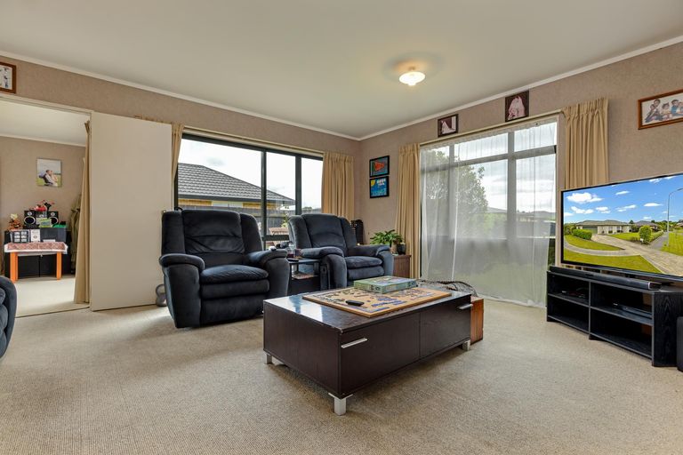 Photo of property in 28 Meridian Grove, Kelvin Grove, Palmerston North, 4414