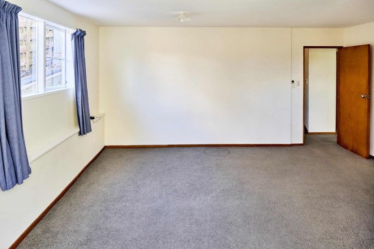 Photo of property in 99 Kahu Road, Paremata, Porirua, 5024