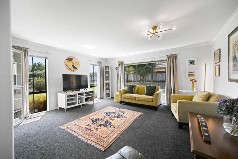 Photo of property in 27 Saint James Drive, Huntington, Hamilton, 3210