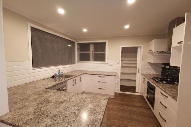 Photo of property in 52 Heretaunga Square, Silverstream, Upper Hutt, 5019