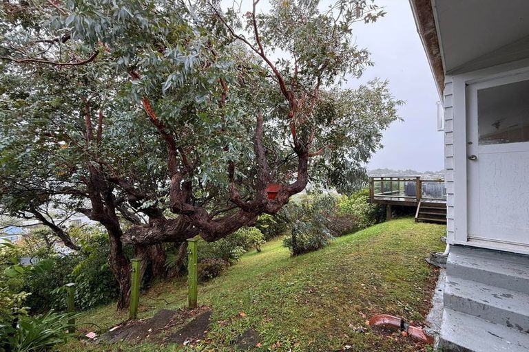 Photo of property in 4 Peach Tree Grove, Maungaraki, Lower Hutt, 5010