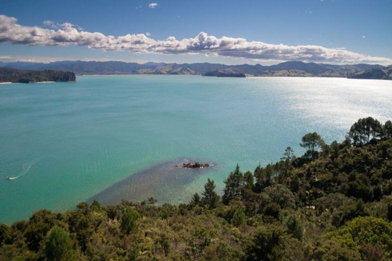 Photo of property in 404a Lees Road, Hahei, Whitianga, 3591