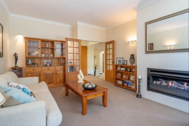 Photo of property in 58 Golf Road, Paraparaumu Beach, Paraparaumu, 5032