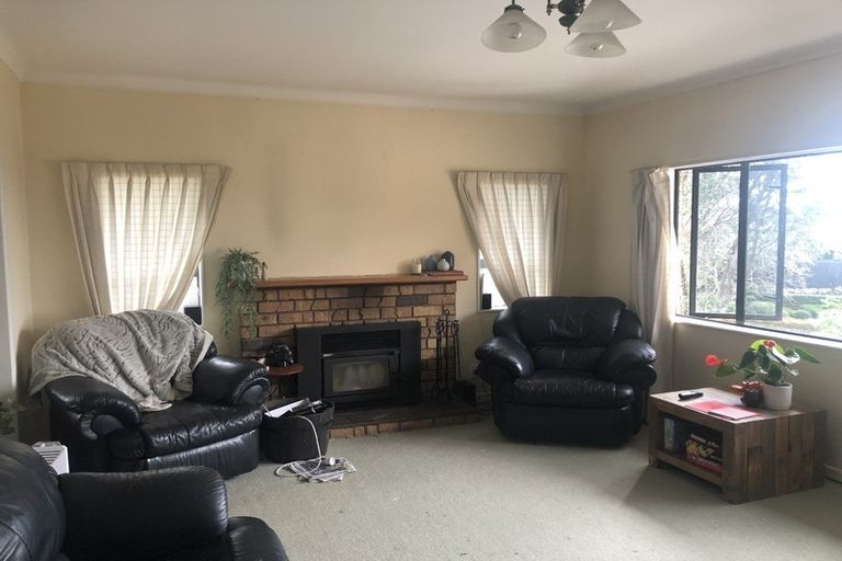 Photo of property in 42 Parkhill Road, Mellons Bay, Auckland, 2014