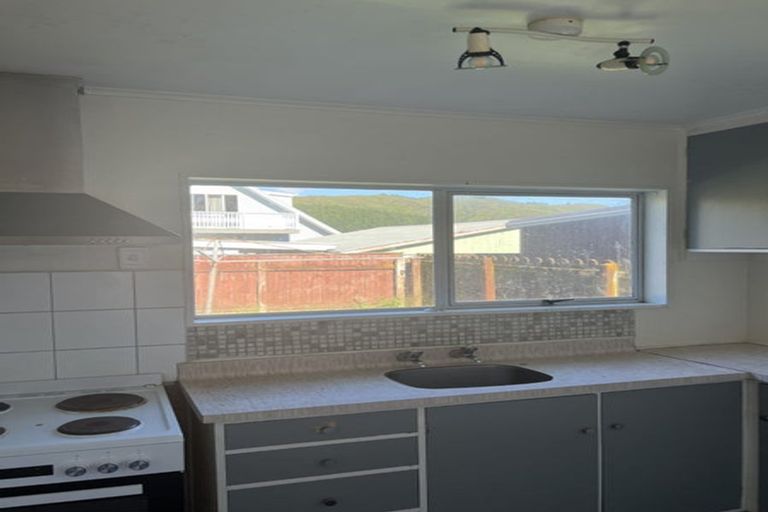 Photo of property in 2/264 Wellington Road, Wainuiomata, Lower Hutt, 5014