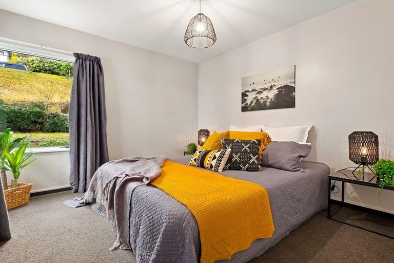 Photo of property in 10a Mackinnon Terrace, Sunshine Bay, Queenstown, 9300