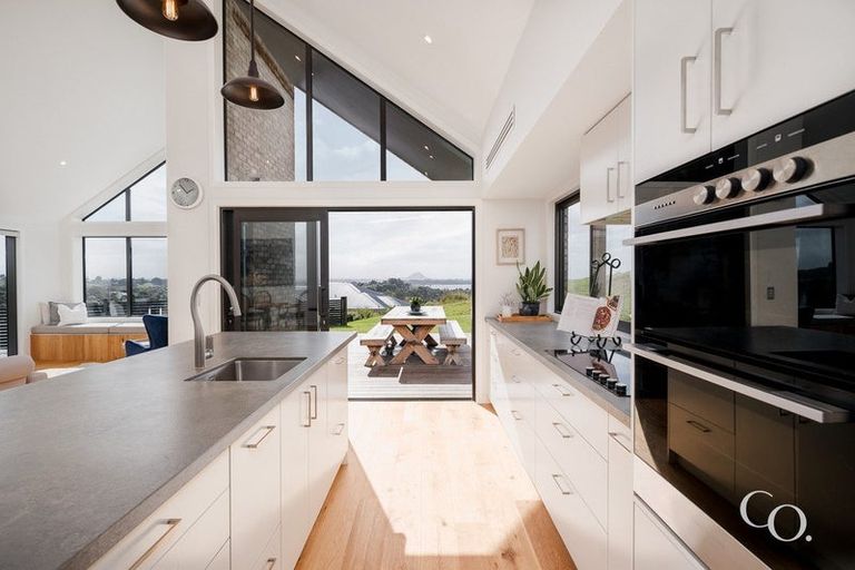 Photo of property in 42 Te Auhi Way, Welcome Bay, Tauranga, 3112