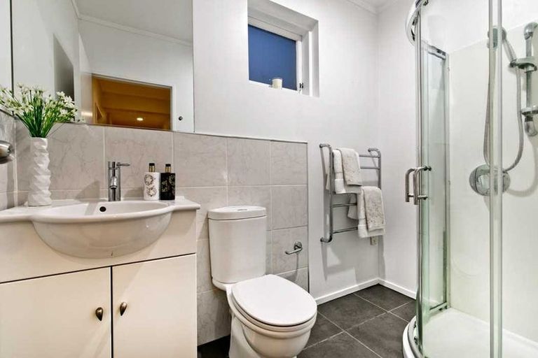 Photo of property in 456 Beach Road, Murrays Bay, Auckland, 0630