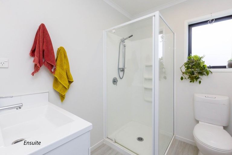 Photo of property in 51 Percy Kinsman Crescent, Riverstone Terraces, Upper Hutt, 5018