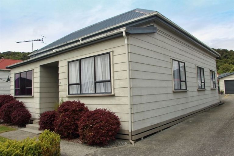 Photo of property in 37 Shakespeare Street, Greymouth, 7805