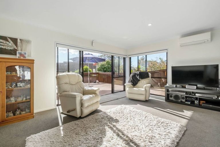 Photo of property in 2/75 Aberfeldy Avenue, Highland Park, Auckland, 2010