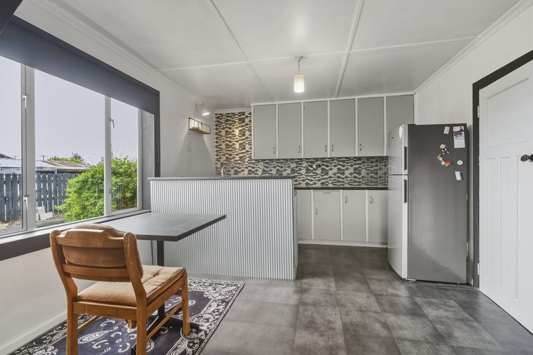 Photo of property in 8 Helensbrook Road, Milton, 9220