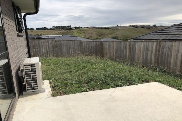 Photo of property in 4 James Elliot Way, Pokeno, 2402