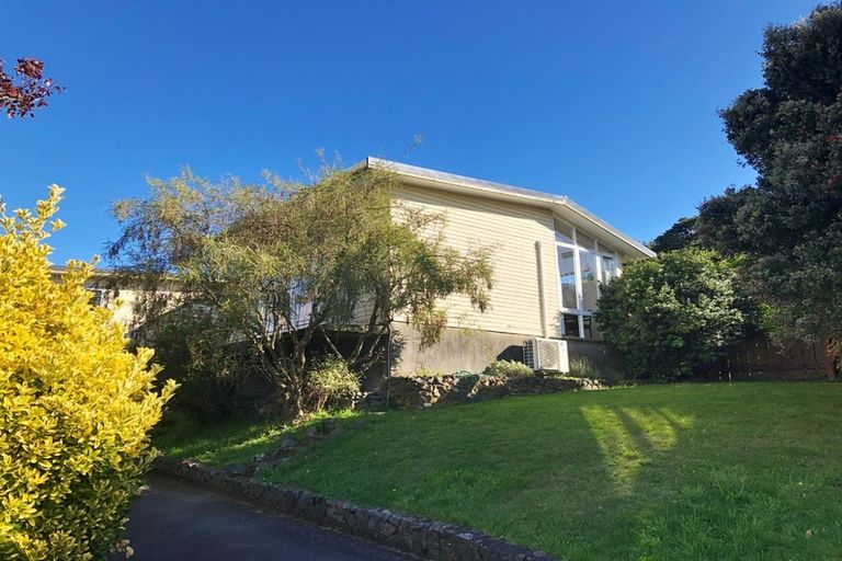 Photo of property in 31 Dowse Drive, Maungaraki, Lower Hutt, 5010
