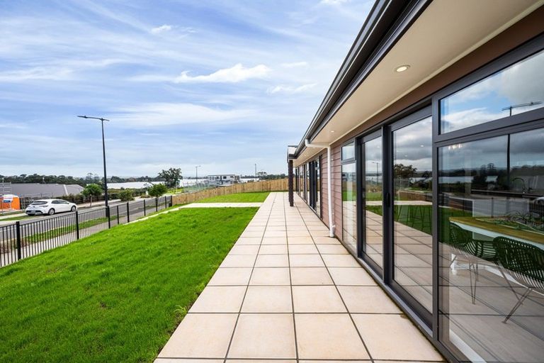 Photo of property in 18 Okohaka Avenue, Glenbrook, 2681