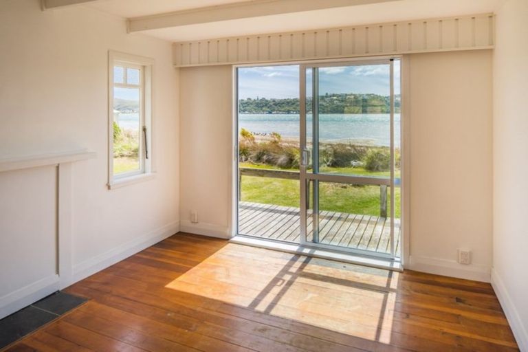 Photo of property in 57-59 Seaview Road, Paremata, Porirua, 5024