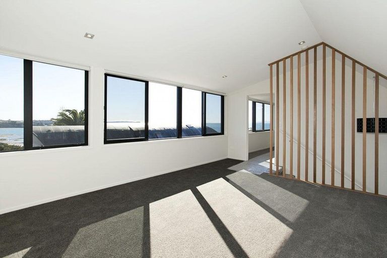 Photo of property in 35a Rothesay Bay Road, Rothesay Bay, Auckland, 0630