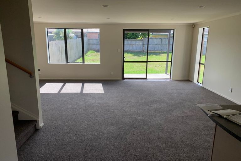 Photo of property in 16 Secoia Crescent, Mangere, Auckland, 2022