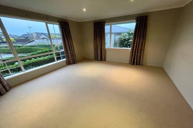 Photo of property in 10 Gibbston Close, Huntington, Hamilton, 3210