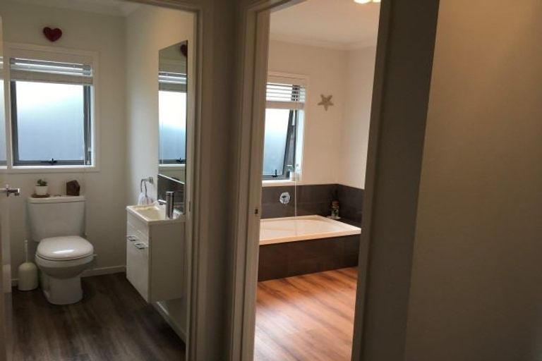 Photo of property in 30 Harding Drive, Papamoa Beach, Papamoa, 3118