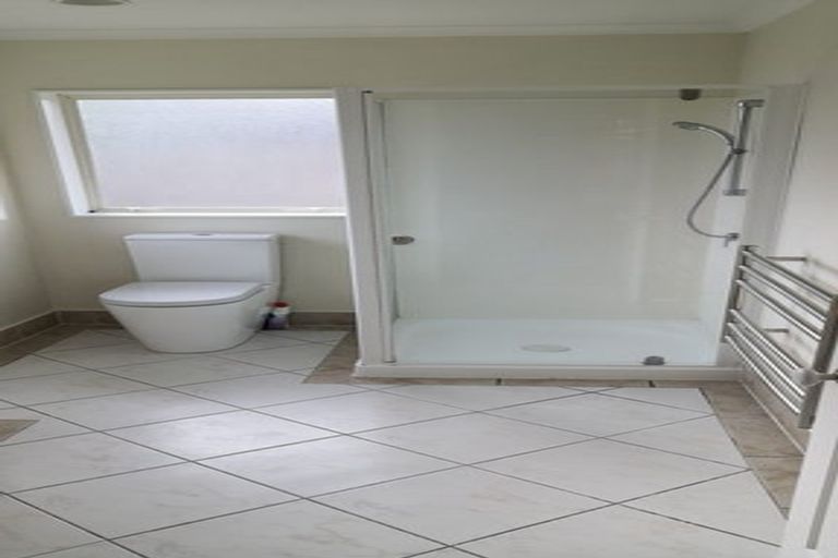 Photo of property in 10 Trovare Place, Golflands, Auckland, 2013