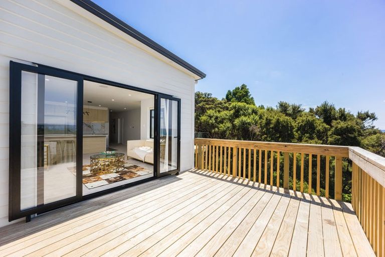 Photo of property in 254a Whangaparaoa Road, Red Beach, 0932