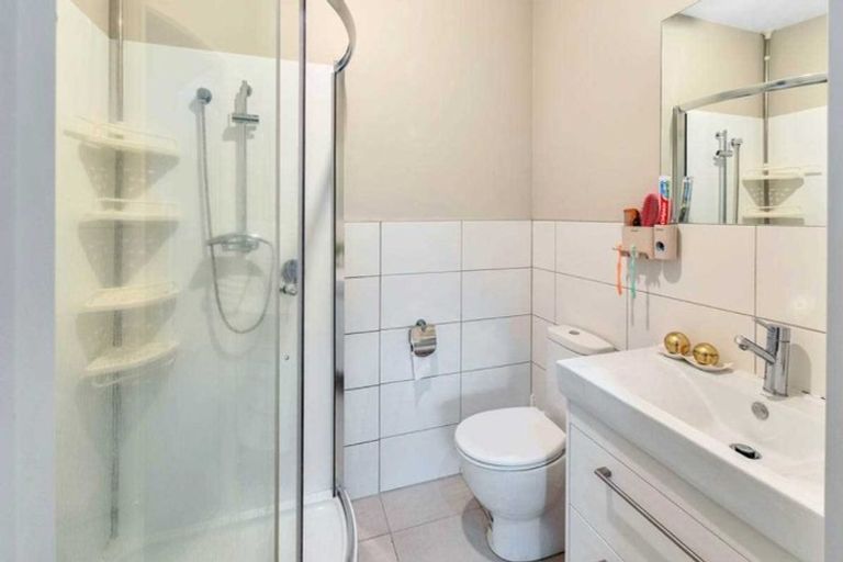 Photo of property in 6/45a Swanson Road, Henderson, Auckland, 0610