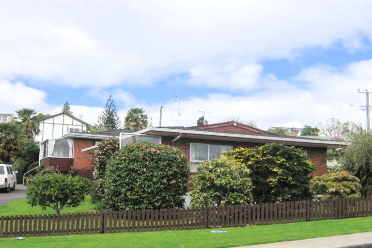 Photo of property in 1 Seymour Place, Bellevue, Tauranga, 3110
