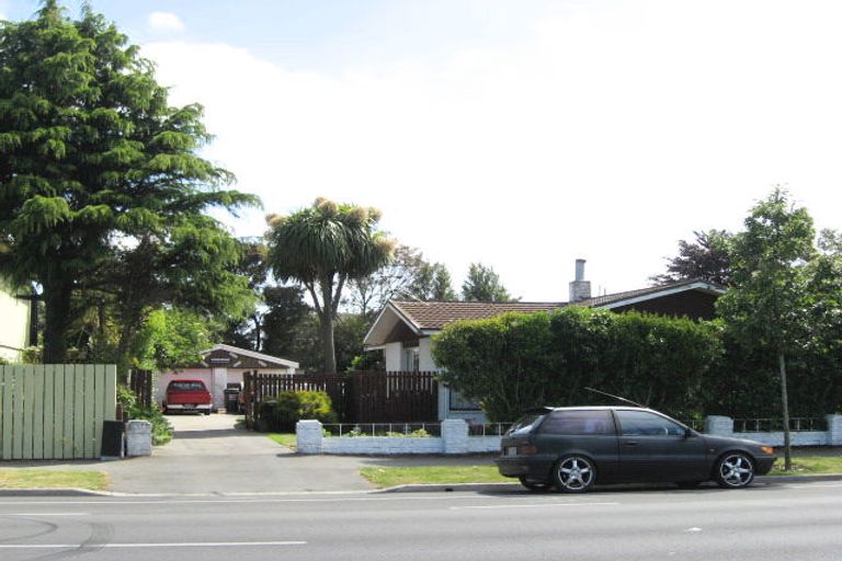 Photo of property in 320 Yaldhurst Road, Avonhead, Christchurch, 8042
