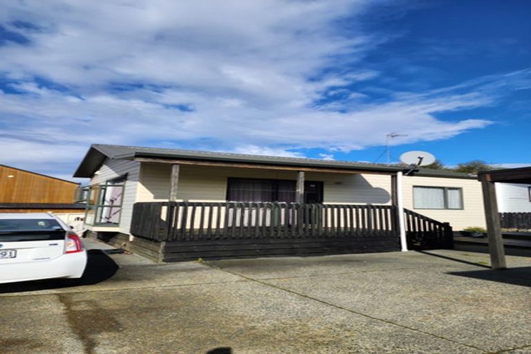 Photo of property in 38 Matipo Road, Te Atatu Peninsula, Auckland, 0610