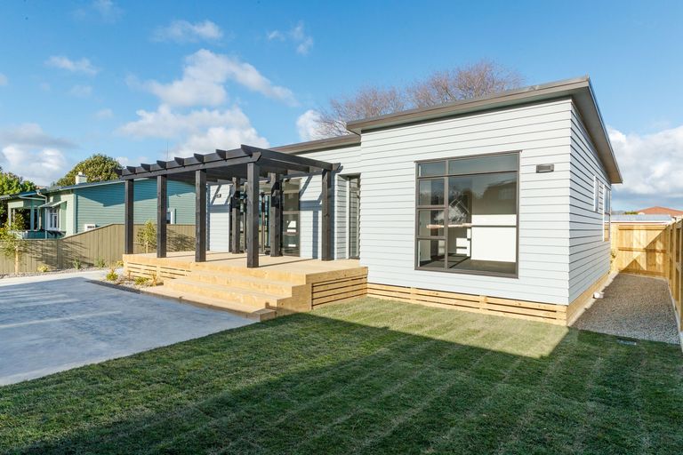 Photo of property in 6 Cleland Street, Palmerston North, 4410