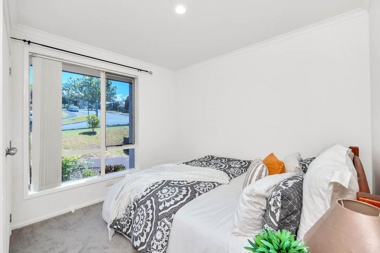 Photo of property in 13 San Pedro Place, Henderson, Auckland, 0612