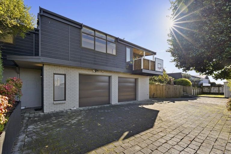 Photo of property in 72a Tukapa Street, Westown, New Plymouth, 4310