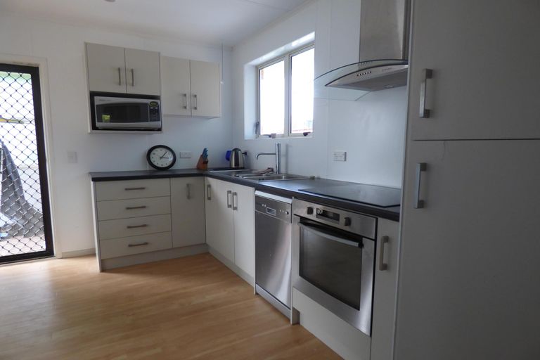 Photo of property in 11 Lloyd Avenue, Papatoetoe, Auckland, 2025