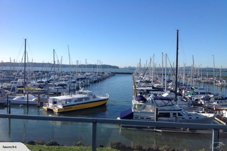 Photo of property in 9/15 Clearwater Cove, West Harbour, Auckland, 0618